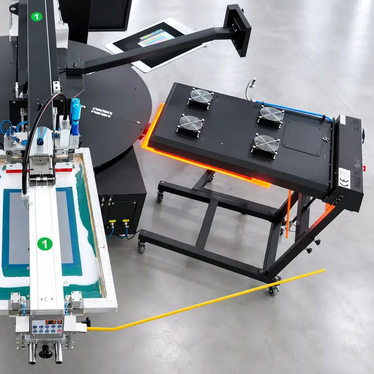 Inline flash curing station drying pre-treatment on All-in-One Hybrid DTG Printer carousel