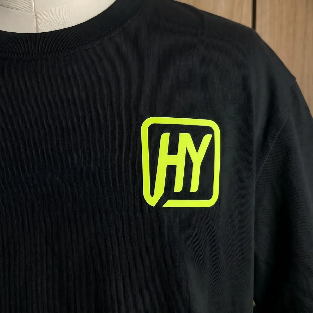  Fluorescent silicone patches